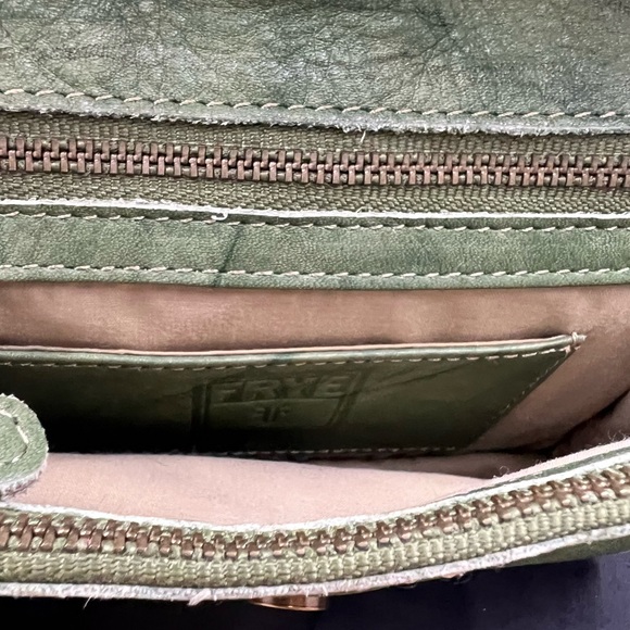 Frye Campus Wristlet green - Picture 6 of 10